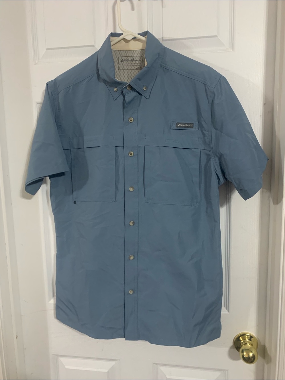 Eddie Bauer Men's Short-Sleeve Button-Down Shirt in Blue